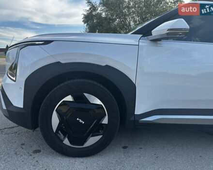 Білий Кіа EV5, об'ємом двигуна 0 л та пробігом 5 тис. км за 31900 $, фото 5 на Automoto.ua