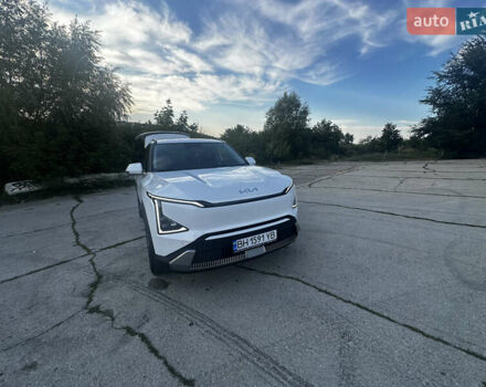 Білий Кіа EV5, об'ємом двигуна 0 л та пробігом 5 тис. км за 31900 $, фото 37 на Automoto.ua