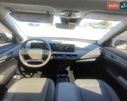 Кіа EV5 2024 у Дніпро (Дніпропетровську) на Automoto.ua Білий Кіа EV5, об'ємом двигуна 0 л та пробігом 4 тис. км за 32300 $, фото 25 на Automoto.ua