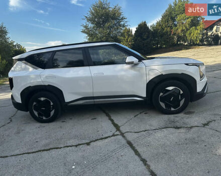 Білий Кіа EV5, об'ємом двигуна 0 л та пробігом 5 тис. км за 31900 $, фото 11 на Automoto.ua