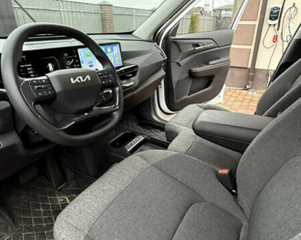 Белый Киа EV5, объемом двигателя 0 л и пробегом 19 тыс. км за 27000 $, фото 25 на Automoto.ua
