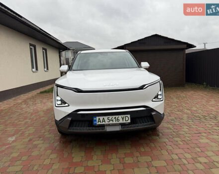 Белый Киа EV5, объемом двигателя 0 л и пробегом 19 тыс. км за 27000 $, фото 1 на Automoto.ua