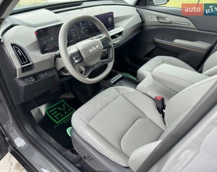 Киа EV5 2024 в Ивано-Франковске на Automoto.ua Серый Киа EV5, объемом двигателя 0 л и пробегом 10 тыс. км за 22900 $, фото 7 на Automoto.ua
