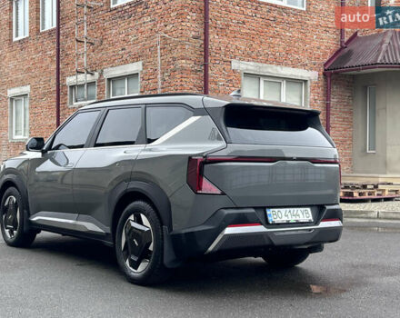 Серый Киа EV5, объемом двигателя 0 л и пробегом 32 тыс. км за 27500 $, фото 2 на Automoto.ua