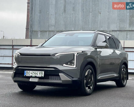 Серый Киа EV5, объемом двигателя 0 л и пробегом 32 тыс. км за 27500 $, фото 1 на Automoto.ua