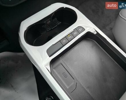 Серый Киа EV5, объемом двигателя 0 л и пробегом 1 тыс. км за 34500 $, фото 31 на Automoto.ua