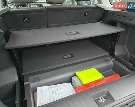 Серый Киа EV5, объемом двигателя 0 л и пробегом 1 тыс. км за 34500 $, фото 25 на Automoto.ua