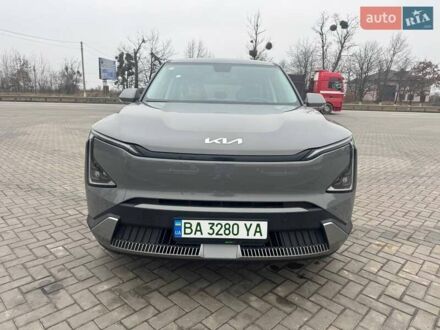 Серый Киа EV5, объемом двигателя 0 л и пробегом 1 тыс. км за 32000 $, фото 1 на Automoto.ua