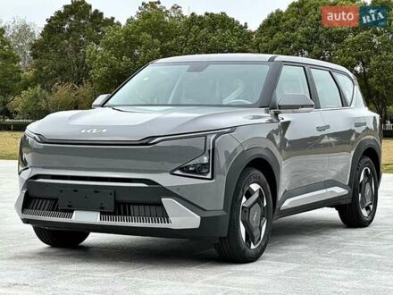 Киа EV5 2024 в Киеве на Automoto.ua Серый Киа EV5, объемом двигателя 0 л и пробегом 23 тыс. км за 22000 $, фото 1 на Automoto.ua