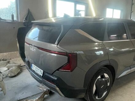 Серый Киа EV5, объемом двигателя 0 л и пробегом 50 тыс. км за 16000 $, фото 1 на Automoto.ua
