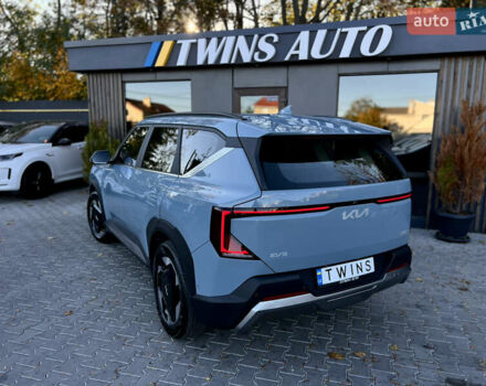 Синий Киа EV5, объемом двигателя 0 л и пробегом 19 тыс. км за 28500 $, фото 21 на Automoto.ua