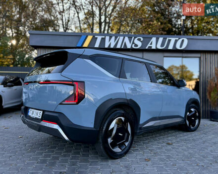Синий Киа EV5, объемом двигателя 0 л и пробегом 19 тыс. км за 28500 $, фото 18 на Automoto.ua