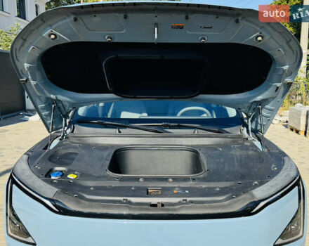 Синий Киа EV5, объемом двигателя 0 л и пробегом 19 тыс. км за 27500 $, фото 7 на Automoto.ua