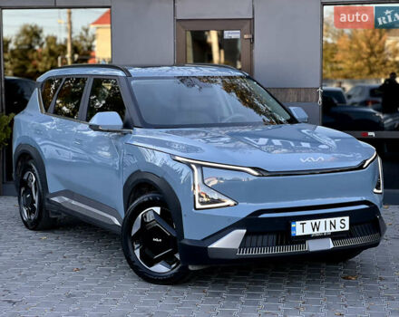 Синий Киа EV5, объемом двигателя 0 л и пробегом 19 тыс. км за 28500 $, фото 2 на Automoto.ua
