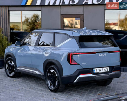 Синий Киа EV5, объемом двигателя 0 л и пробегом 19 тыс. км за 28500 $, фото 5 на Automoto.ua