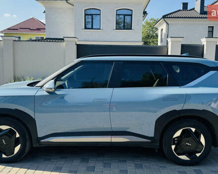 Синий Киа EV5, объемом двигателя 0 л и пробегом 19 тыс. км за 27500 $, фото 2 на Automoto.ua