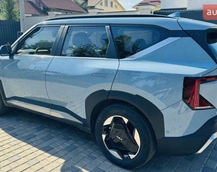 Синий Киа EV5, объемом двигателя 0 л и пробегом 19 тыс. км за 27500 $, фото 3 на Automoto.ua