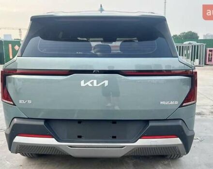 Зеленый Киа EV5, объемом двигателя 0 л и пробегом 17 тыс. км за 25500 $, фото 9 на Automoto.ua