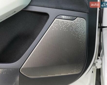 Белый Киа EV6, объемом двигателя 0 л и пробегом 2 тыс. км за 45500 $, фото 17 на Automoto.ua