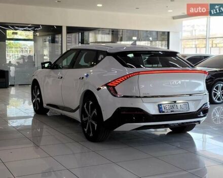 Белый Киа EV6, объемом двигателя 0 л и пробегом 2 тыс. км за 45500 $, фото 5 на Automoto.ua