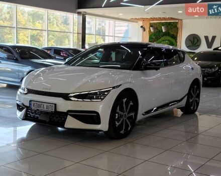 Белый Киа EV6, объемом двигателя 0 л и пробегом 2 тыс. км за 45500 $, фото 2 на Automoto.ua