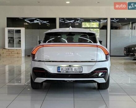 Белый Киа EV6, объемом двигателя 0 л и пробегом 2 тыс. км за 45500 $, фото 4 на Automoto.ua