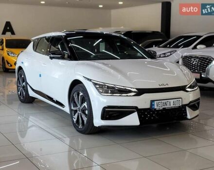 Белый Киа EV6, объемом двигателя 0 л и пробегом 2 тыс. км за 45500 $, фото 1 на Automoto.ua