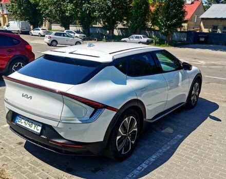 Білий Кіа EV6, об'ємом двигуна 0 л та пробігом 27 тис. км за 25000 $, фото 3 на Automoto.ua