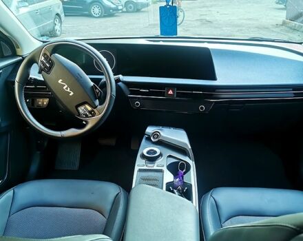 Білий Кіа EV6, об'ємом двигуна 0 л та пробігом 27 тис. км за 25000 $, фото 5 на Automoto.ua