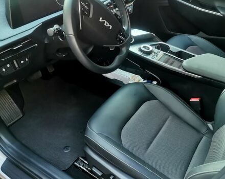 Білий Кіа EV6, об'ємом двигуна 0 л та пробігом 27 тис. км за 25000 $, фото 10 на Automoto.ua