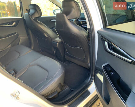 Білий Кіа EV6, об'ємом двигуна 0 л та пробігом 189 тис. км за 21900 $, фото 45 на Automoto.ua