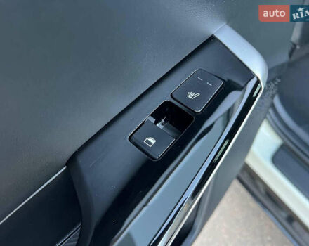Білий Кіа EV6, об'ємом двигуна 0 л та пробігом 55 тис. км за 26900 $, фото 16 на Automoto.ua
