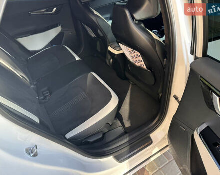 Белый Киа EV6, объемом двигателя 0 л и пробегом 23 тыс. км за 29000 $, фото 15 на Automoto.ua