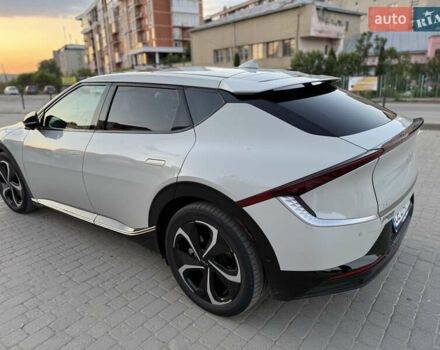 Белый Киа EV6, объемом двигателя 0 л и пробегом 56 тыс. км за 27000 $, фото 46 на Automoto.ua