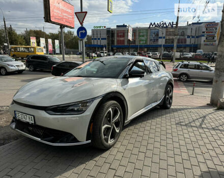 Белый Киа EV6, объемом двигателя 0 л и пробегом 56 тыс. км за 27000 $, фото 3 на Automoto.ua