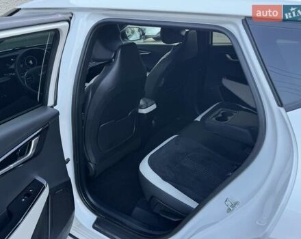 Белый Киа EV6, объемом двигателя 0 л и пробегом 160 тыс. км за 23900 $, фото 24 на Automoto.ua