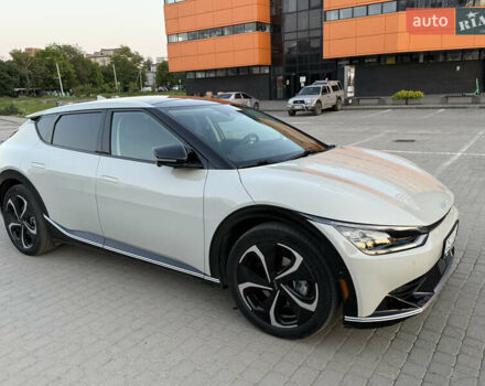 Белый Киа EV6, объемом двигателя 0 л и пробегом 56 тыс. км за 26399 $, фото 54 на Automoto.ua