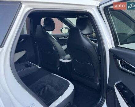 Белый Киа EV6, объемом двигателя 0 л и пробегом 160 тыс. км за 23900 $, фото 23 на Automoto.ua