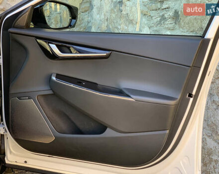 Білий Кіа EV6, об'ємом двигуна 0 л та пробігом 189 тис. км за 21900 $, фото 41 на Automoto.ua