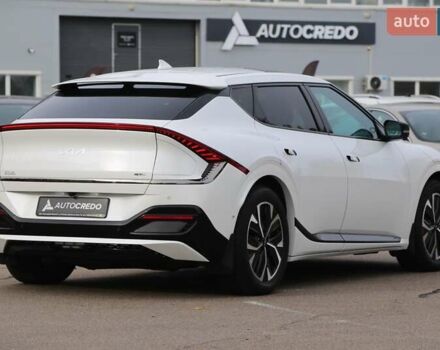 Белый Киа EV6, объемом двигателя 0 л и пробегом 29 тыс. км за 31900 $, фото 6 на Automoto.ua