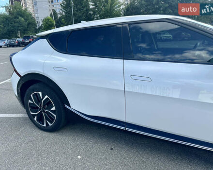 Білий Кіа EV6, об'ємом двигуна 0 л та пробігом 59 тис. км за 28000 $, фото 15 на Automoto.ua