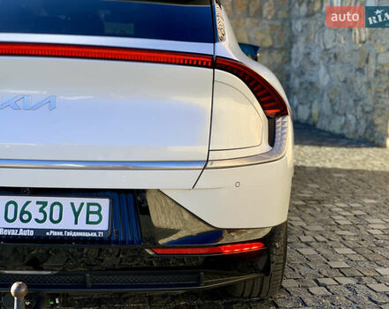 Білий Кіа EV6, об'ємом двигуна 0 л та пробігом 189 тис. км за 21900 $, фото 13 на Automoto.ua