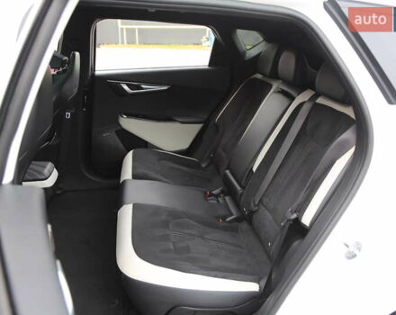 Белый Киа EV6, объемом двигателя 0 л и пробегом 29 тыс. км за 31900 $, фото 9 на Automoto.ua