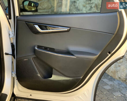 Білий Кіа EV6, об'ємом двигуна 0 л та пробігом 189 тис. км за 21900 $, фото 46 на Automoto.ua