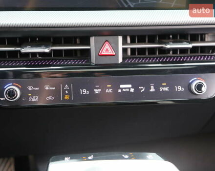 Белый Киа EV6, объемом двигателя 0 л и пробегом 29 тыс. км за 31900 $, фото 19 на Automoto.ua