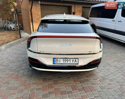 Белый Киа EV6, объемом двигателя 0 л и пробегом 23 тыс. км за 29000 $, фото 4 на Automoto.ua