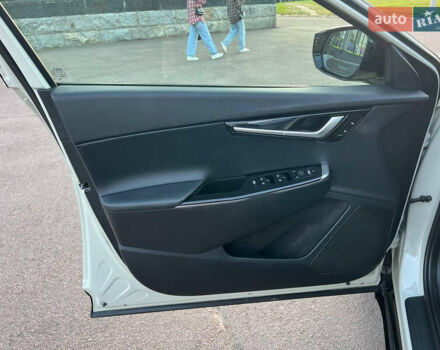 Білий Кіа EV6, об'ємом двигуна 0 л та пробігом 55 тис. км за 26900 $, фото 37 на Automoto.ua