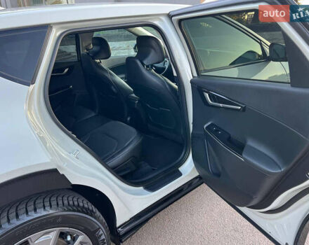 Білий Кіа EV6, об'ємом двигуна 0 л та пробігом 55 тис. км за 26900 $, фото 41 на Automoto.ua