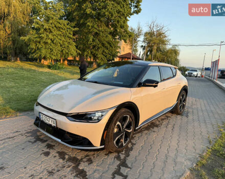 Белый Киа EV6, объемом двигателя 0 л и пробегом 56 тыс. км за 27000 $, фото 58 на Automoto.ua