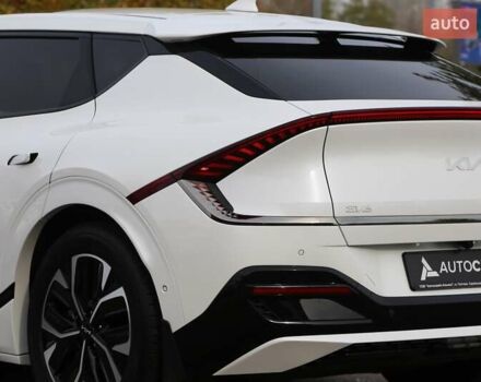 Белый Киа EV6, объемом двигателя 0 л и пробегом 29 тыс. км за 31900 $, фото 7 на Automoto.ua